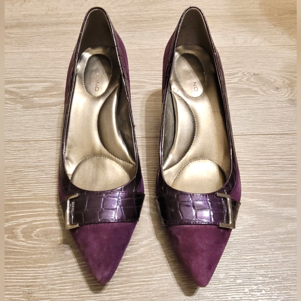 Bandolino | Purple | Suede | Pointed-Toe | Kitten Heels | Size 6.5 M